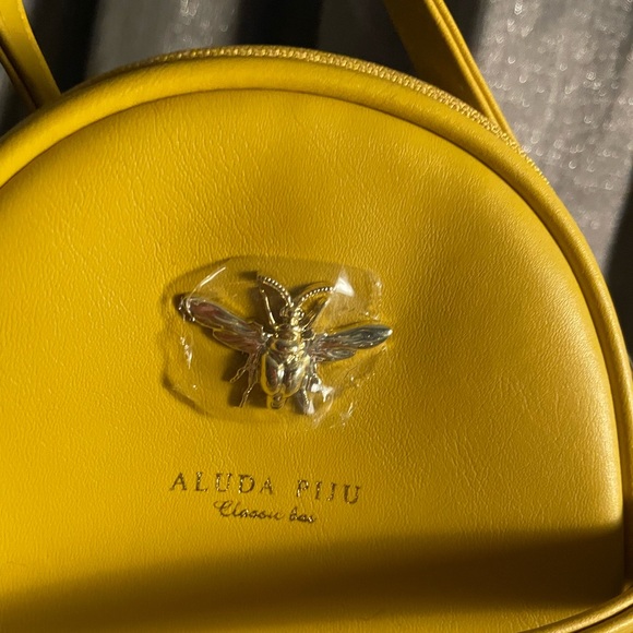 Bee Crossbody Shoulder Bag by Aluda Piju NWOT - Picture 3 of 9